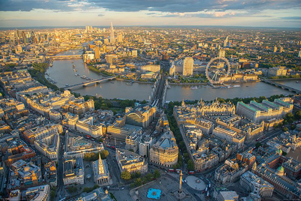 Jason Hawkes  - Poster - London Evening